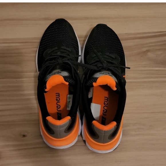 Nike Renew Orange & Black NWOB Size 4.5 Youth - Picture 3 of 5